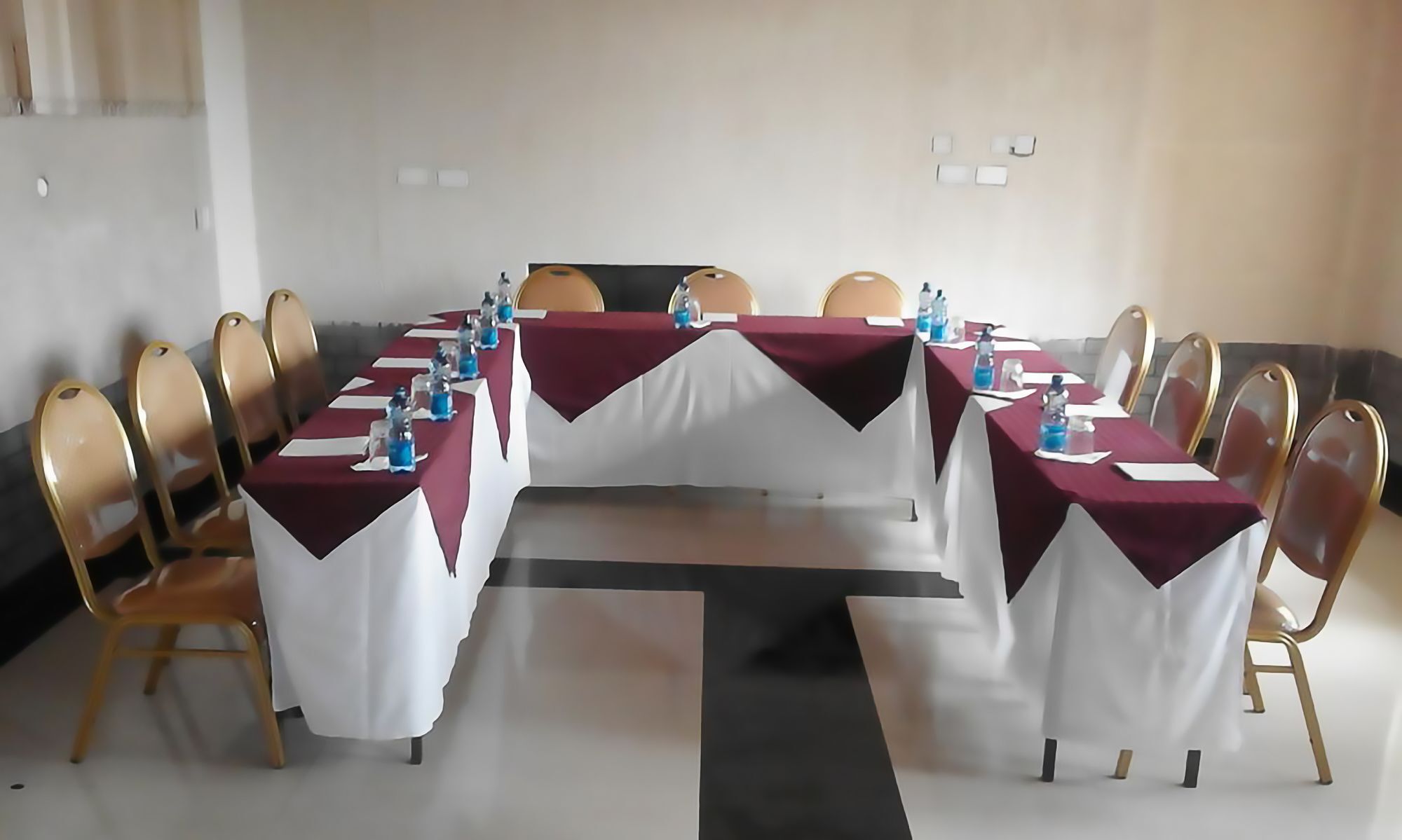 Bison Hotel Nakuru Extérieur photo