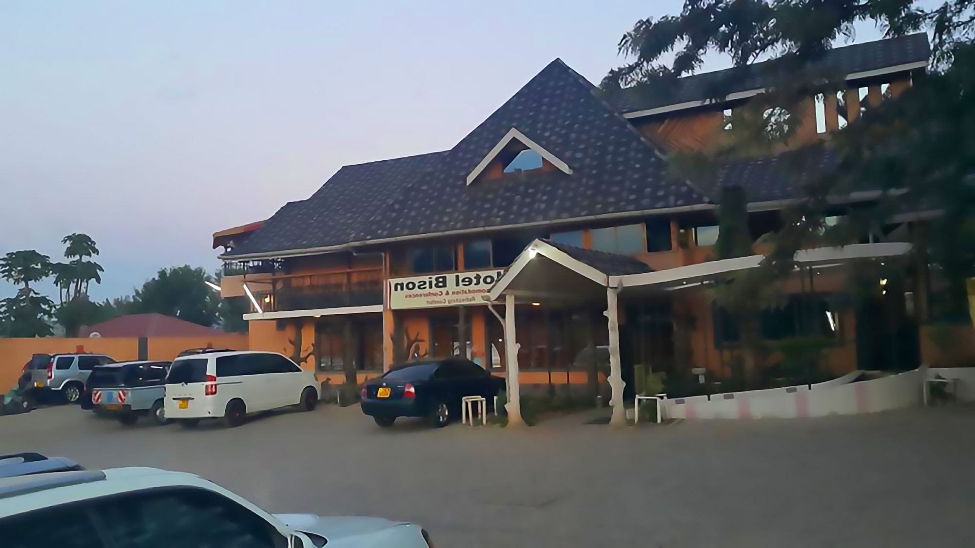 Bison Hotel Nakuru Extérieur photo