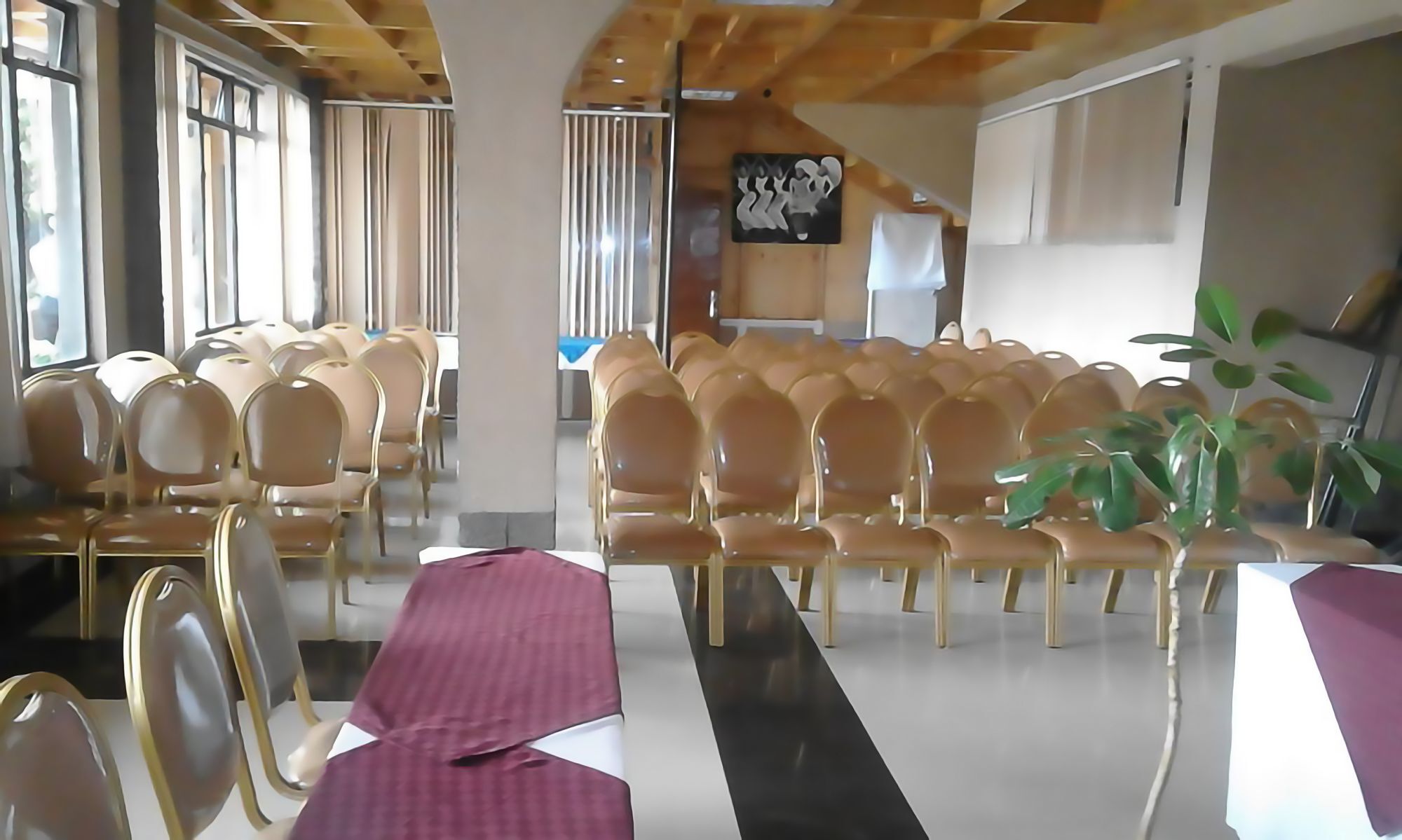Bison Hotel Nakuru Extérieur photo